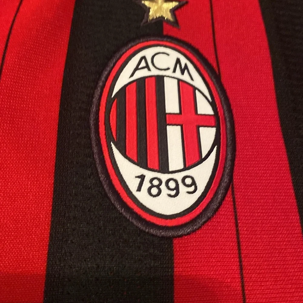 AC Milan jersey - Picture 2 of 5